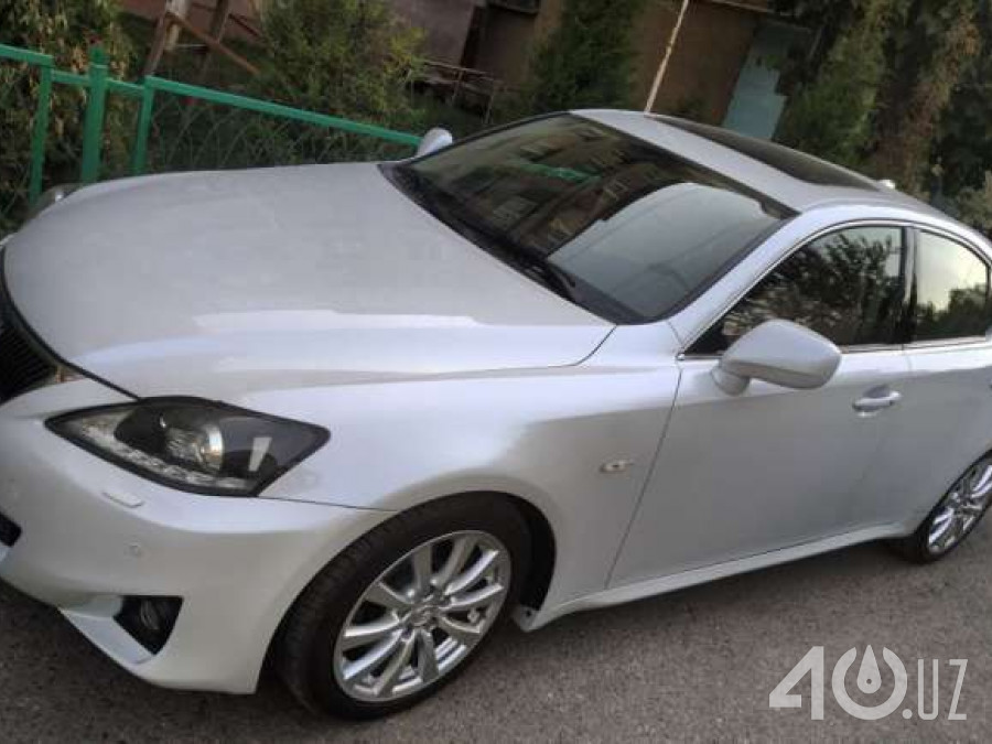 Lexus ES V