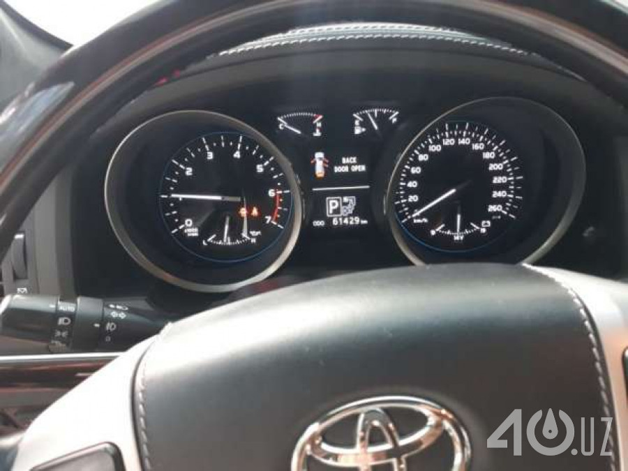 Toyota Land Cruiser 200 Series Рестайлинг 1