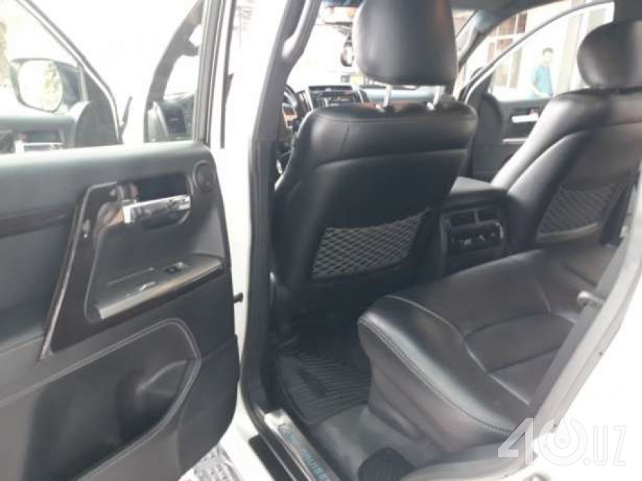 Toyota Land Cruiser 200 Series Рестайлинг 1