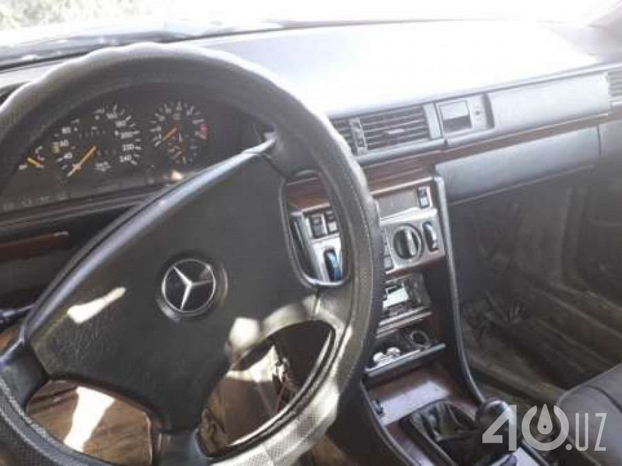 Mercedes-Benz W124