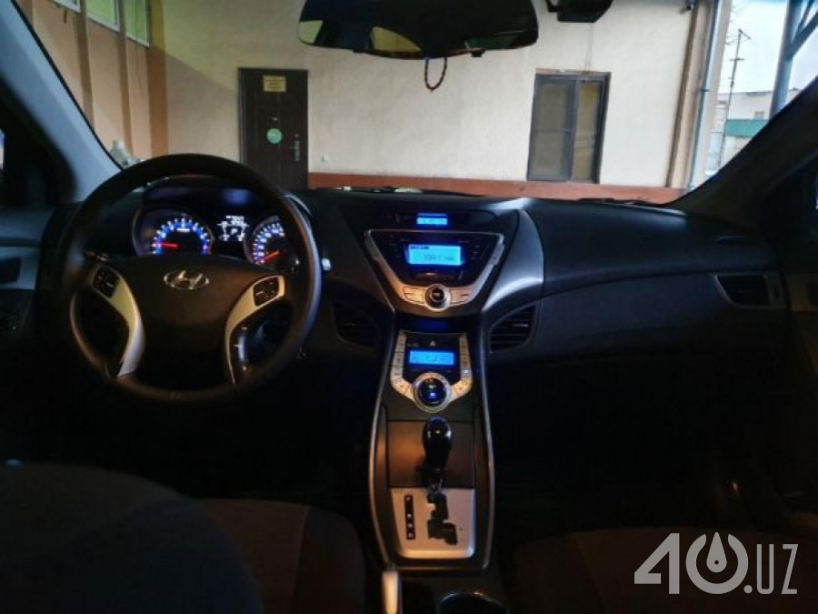 Hyundai Avante V