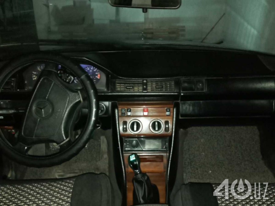 Mercedes-Benz W124