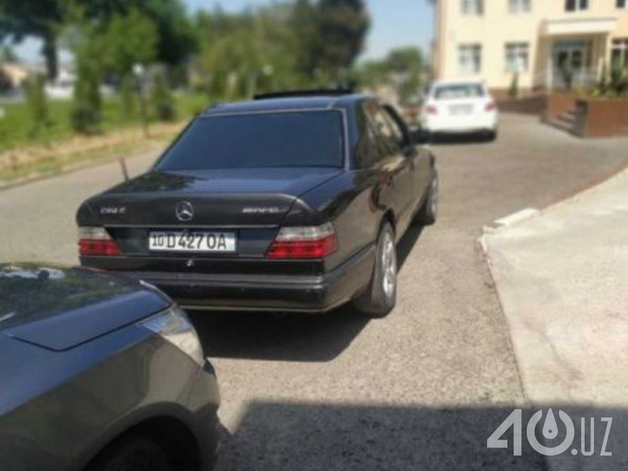 Mercedes-Benz W124