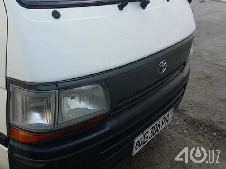 Toyota HiAce H100