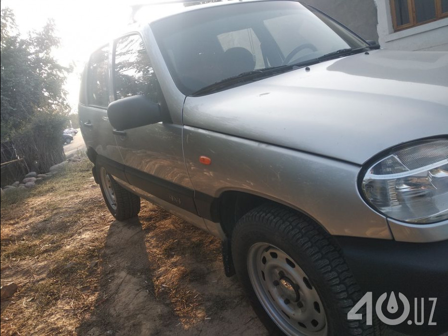 Chevrolet Niva I