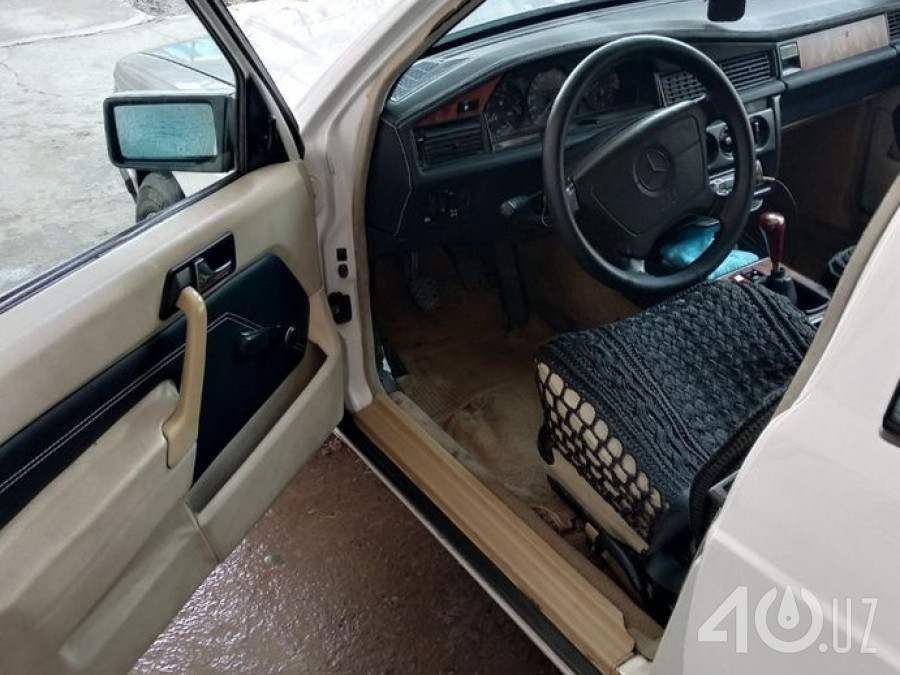 Mercedes-Benz 190 (W201)