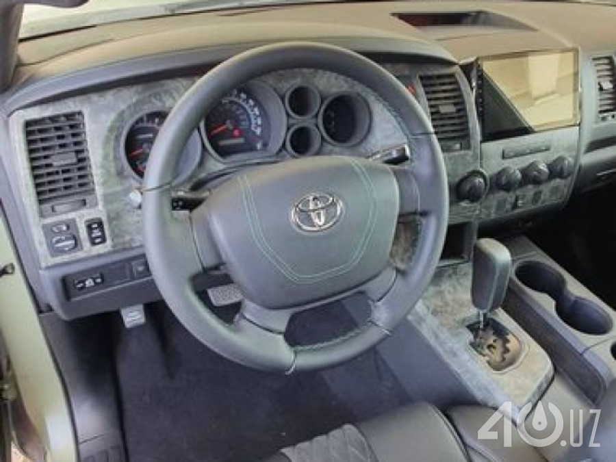 Toyota Tundra II