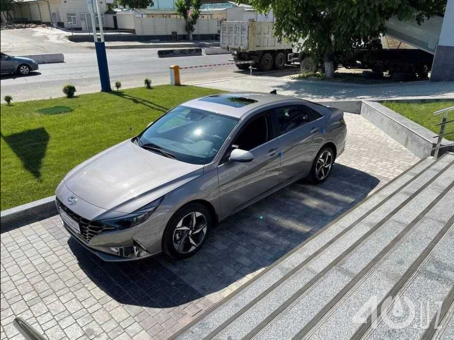 Hyundai Elantra VII (CN7)