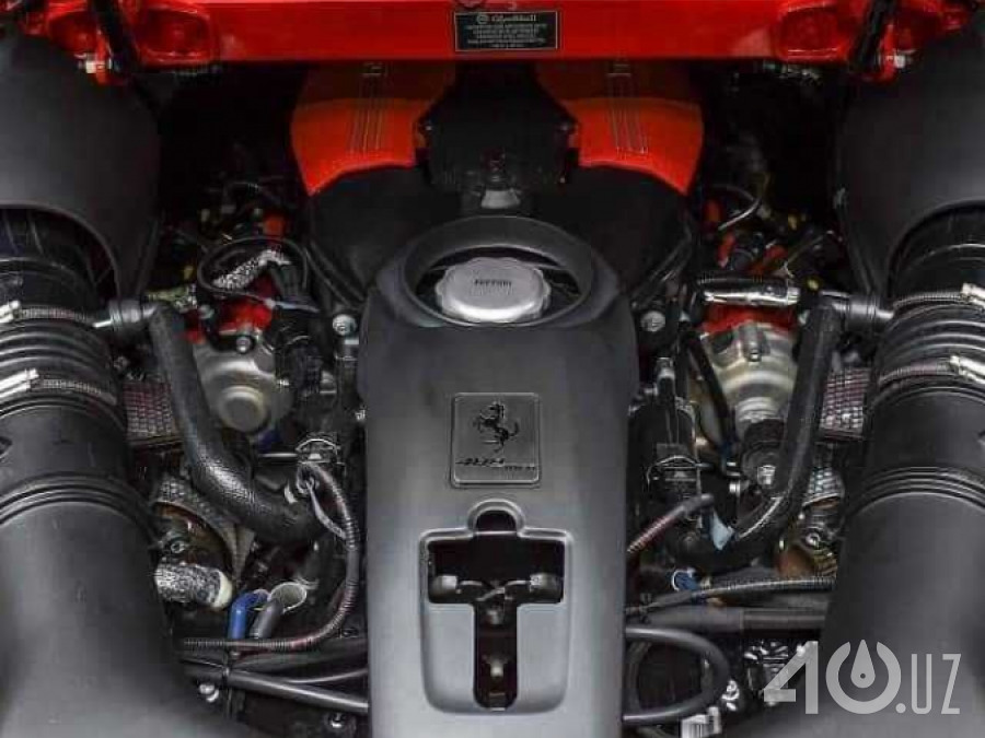 Ferrari F8 I