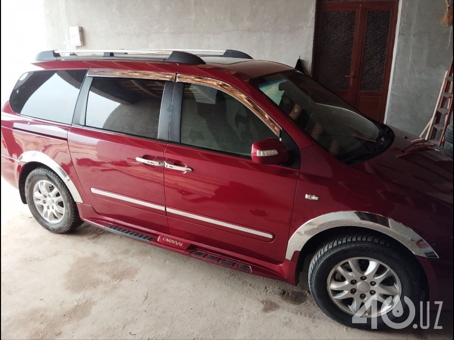 Kia Carnival II